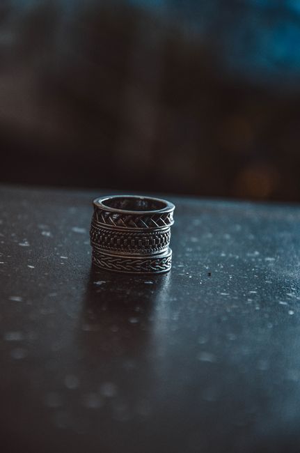 Curved Barbell vs. Captive Bead Ring: Which Belly Ring Style Is Right for You?